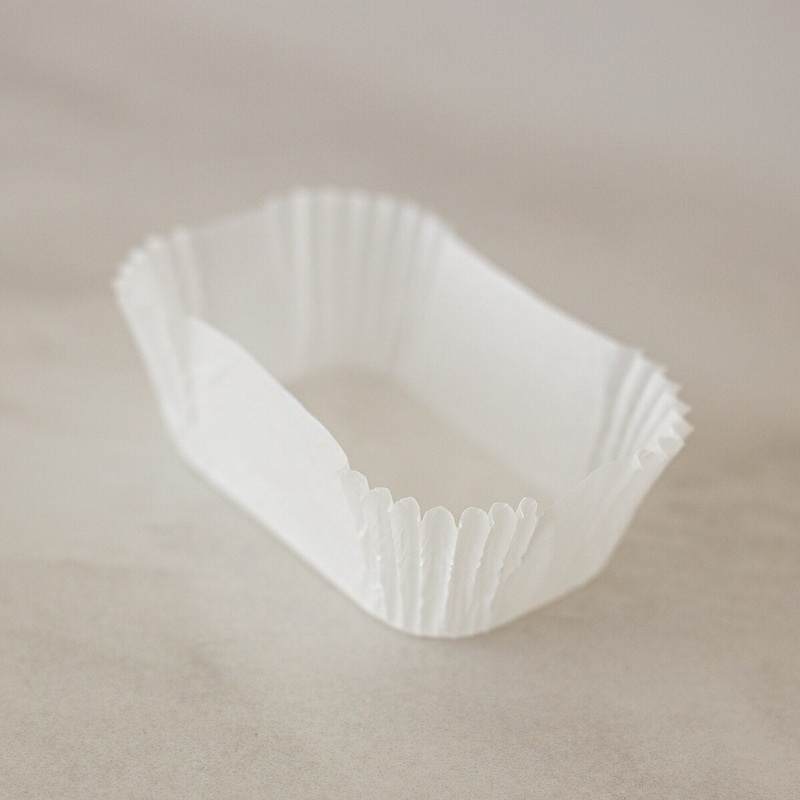 Eclair Tray 3-1/4 x 1-7/8 x 1-1/4 - 500 Count