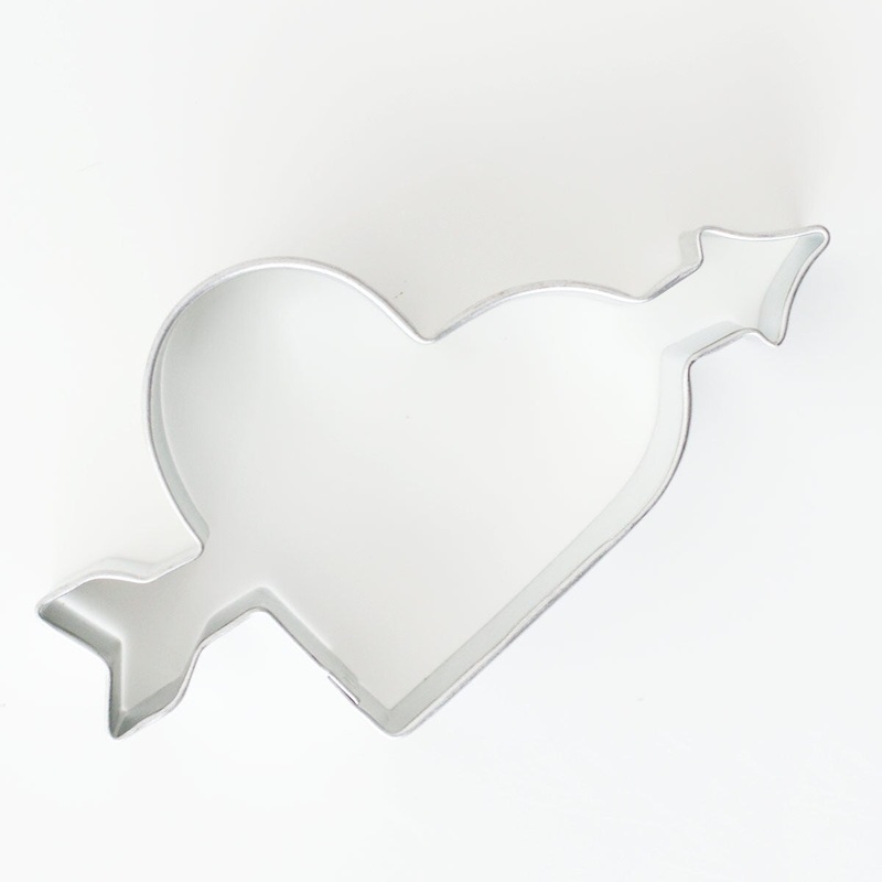 Cookie Cutter Heart with Arrow 4"